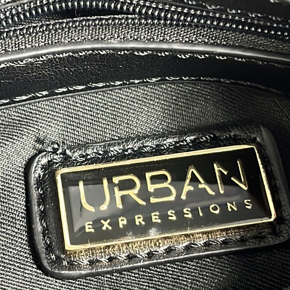 Urban Expressions  Black Puffer Crossbody Women’s Purse With Goal Chain Straps - Picture 8 of 10